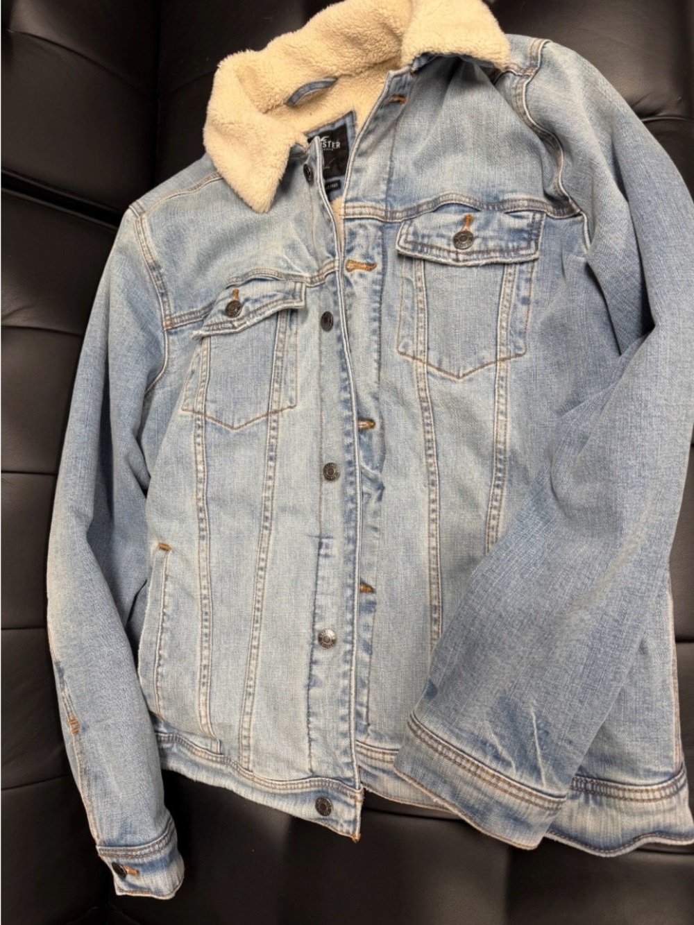Hollister Epic Flex Sherpa Denim Jacket Men's L unisex - like new
